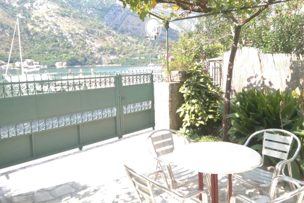 Garden Apartment- Near Sea 2 Dobrota Exterior foto